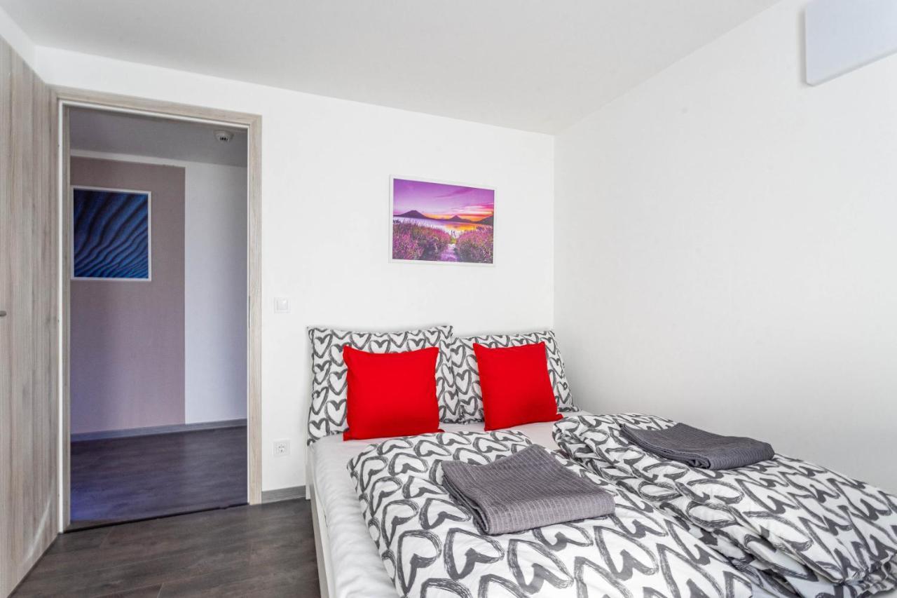 Rakoczi 4 Bedroom Centre Apartment, Budapest